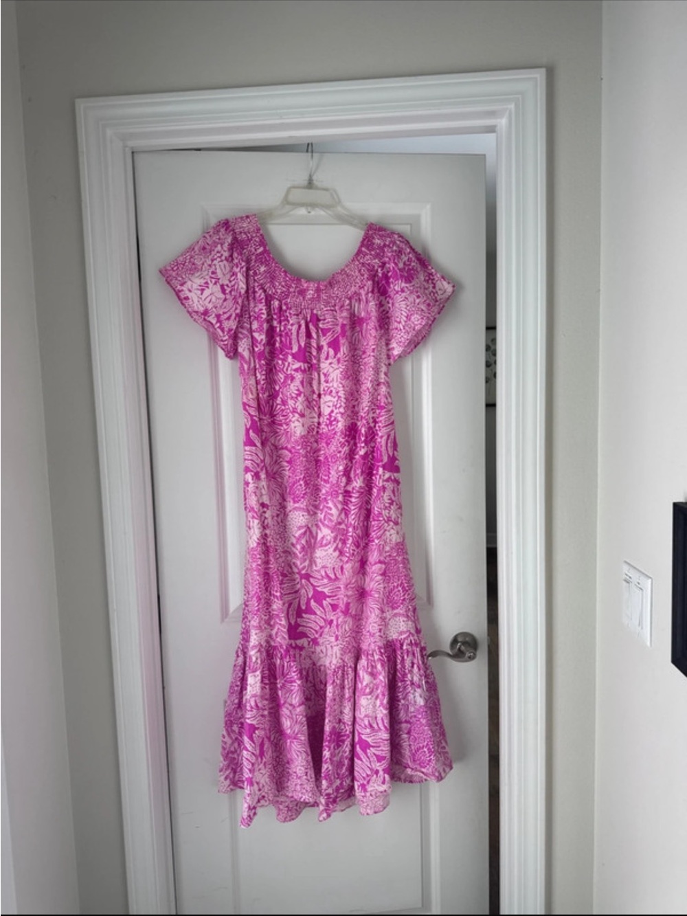 Like new, Lilly Pulitzer linen off the shoulder dress